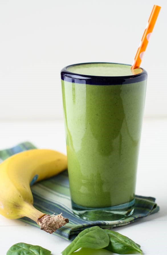 image of spinach and banana smoothie in a glass